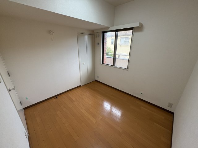 潮ハイツの居間・リビング