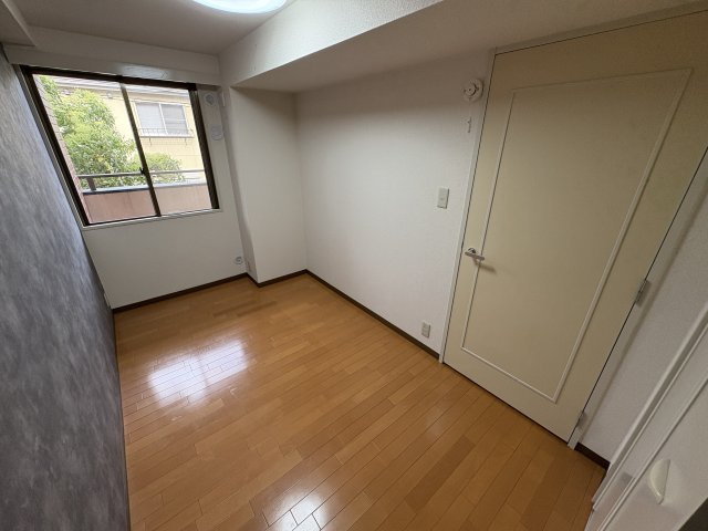 潮ハイツの居間・リビング