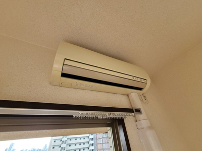 【設備】 | アーバンフラッツ西中島 | エアコンが付いているので年中快適に過ごせますね