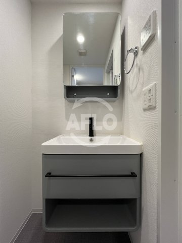 セレニテ新大阪プリエの独立洗面台|セレニテ新大阪プリエ　洗面台