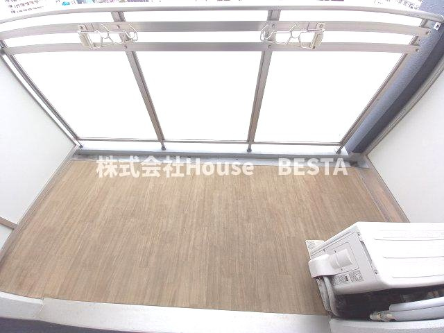 プロヴィスタ神戸三宮EASTのバルコニー