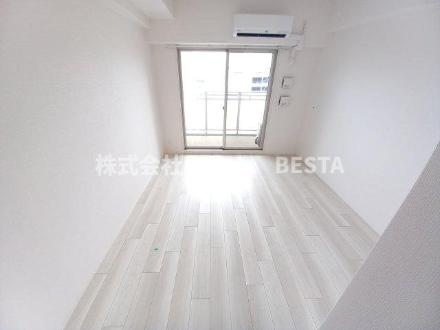 プロヴィスタ神戸三宮EASTの居間・リビング