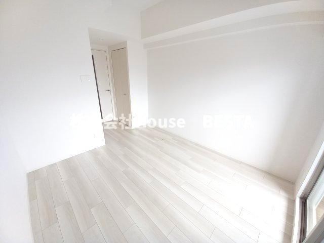 プロヴィスタ神戸三宮EASTの洋室