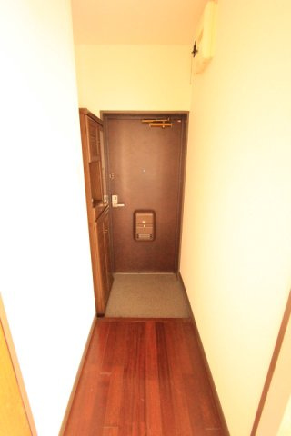 サン・ケイ長谷川の玄関