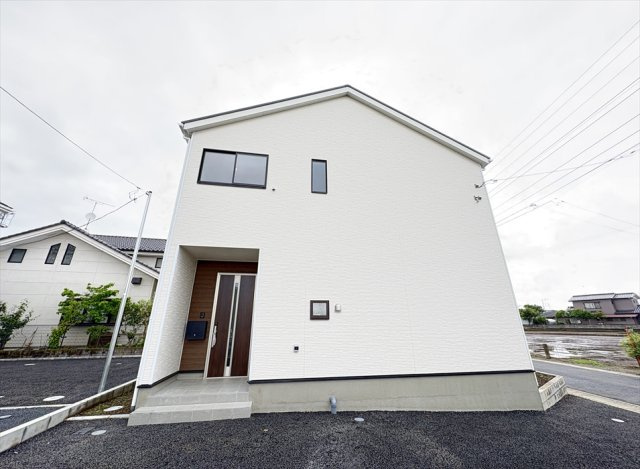 【外観】 | 富士見市下南畑　新築一戸建住宅　全3棟　(志木本店) | 販売現地／2026年6月8日撮影　
全棟60坪以上の広々とした敷地。
