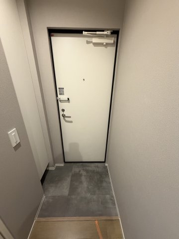LEGGERO武庫川の玄関