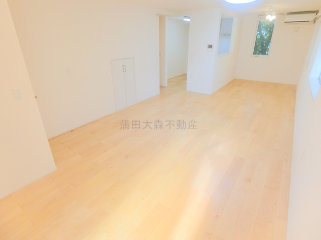 山王2丁目戸建の居間・リビング