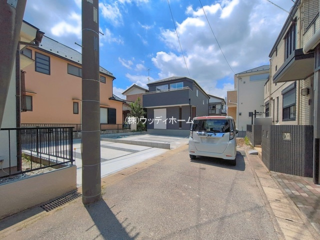春日部市備後東20期　新築一戸建て　2号棟の前面道路含む現地写真