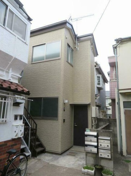 中野区松が丘２丁目のアパート