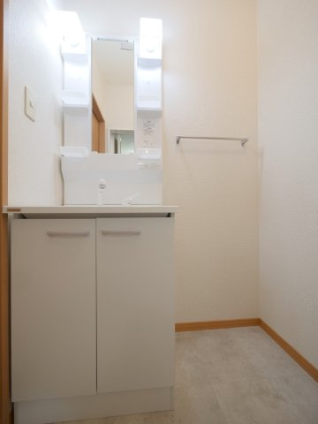 Ｃａｓａ　Ｙ．Ｍ．Ｋ　Ａ棟の独立洗面台|※写真は別の部屋のものです。