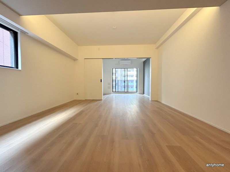 GLAM STELLA松屋町　仲介手数料無料の居間・リビング