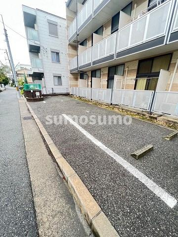 レオパレスSAKABEⅠの駐車場
