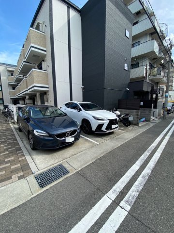 ワコーレヴィータ神戸グランパルクの駐車場