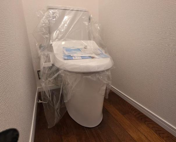 春日部市小渕　中古一戸建てのトイレ