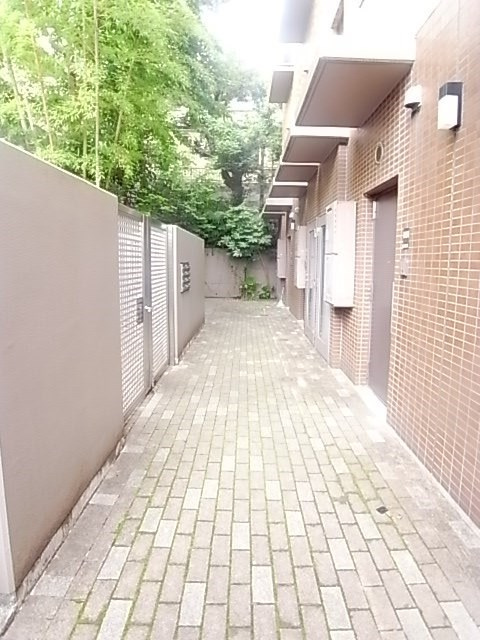 エーデルヴィラ都立大学のロビー
