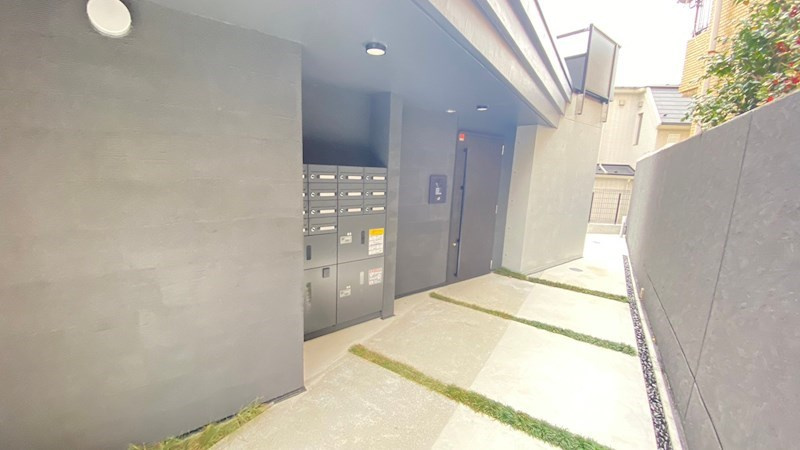 AGRATIO目黒諏訪山のエントランス