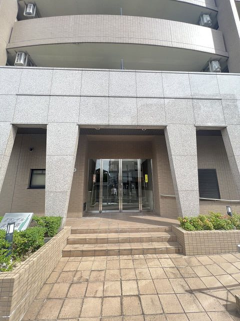 グランデル武庫之荘のエントランス