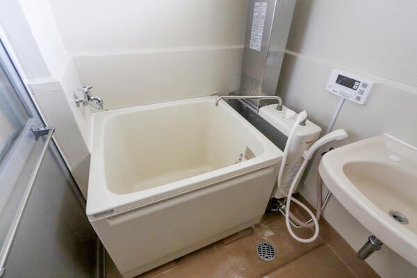 春日井市東野町１０丁目の賃貸マンションの浴室