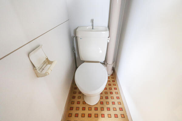 春日井市東野町１０丁目の賃貸マンションのトイレ