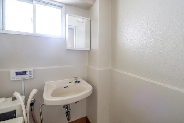 春日井市東野町１０丁目の賃貸マンションの洗面所