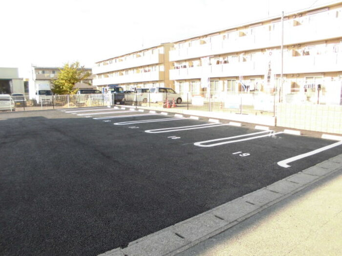 エアフォルクの駐車場