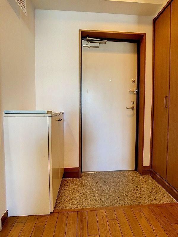 プリムローズ浦安の玄関