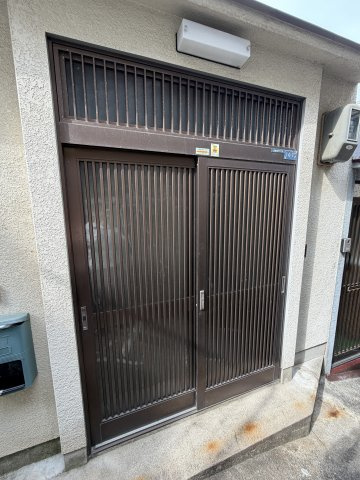 高取山町1丁目テラスハウスのエントランス