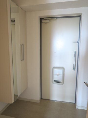 サンライズコードの玄関