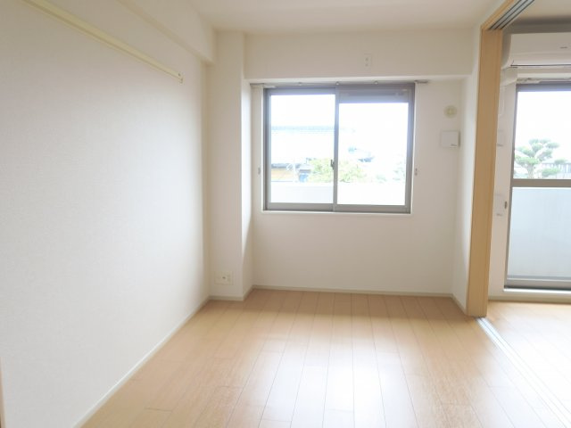 サンライズコードの居間・リビング