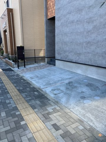 通町戸建の駐車場