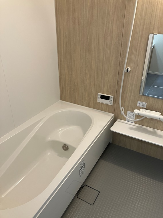 通町戸建の浴室