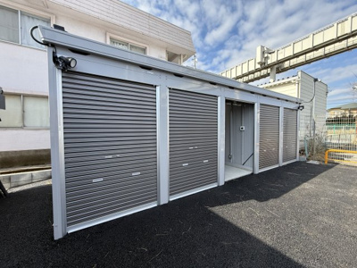 【外観】 | グリーンヒルガレージ都賀 | バイク用Aタイプです（全8庫）　間口1.28ｍ　奥行2.63ｍ　高さ1.94ｍ