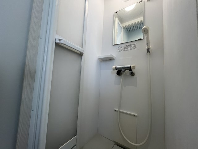 【シャワールーム】