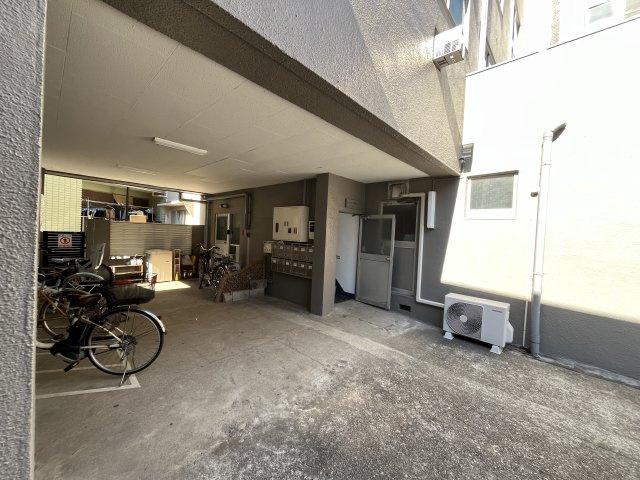 【エントランス】