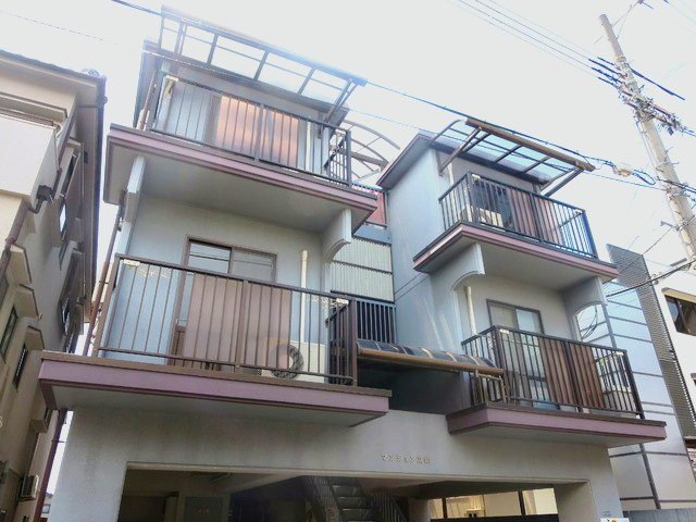 マンション立山の外観