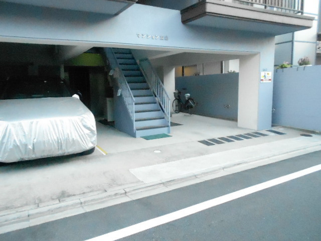 マンション立山のエントランス