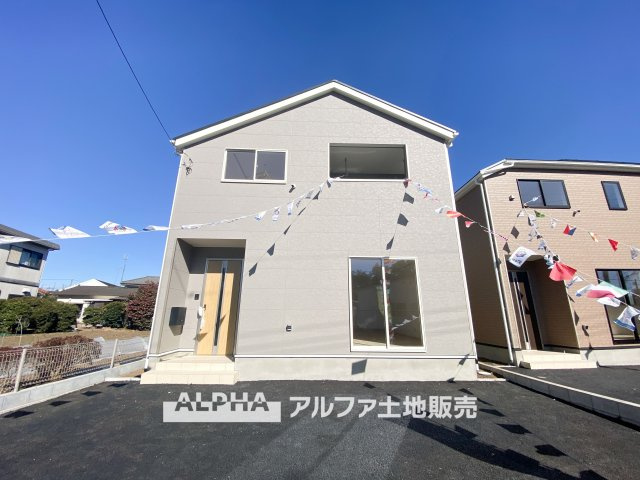 昭島市拝島町３丁目の新築一戸建の外観|【A cozy space】◆余白のある暮らし◆
人を招いても、ひとりで過ごしても心地よい住空間。
温もりを感じるこの場所が、暮らしの輪郭をやさしく描いていく。