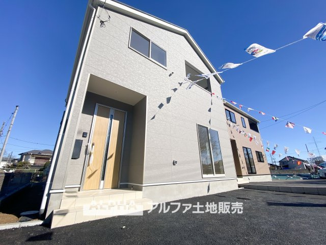 昭島市拝島町３丁目の新築一戸建の外観|【clear the mind】◆暮らしが整う空間◆
ゆとりのある住空間と、どこか安心感のある佇まい。
ここで過ごす日々が、自分たちらしい暮らしへと自然に導いてくれる。