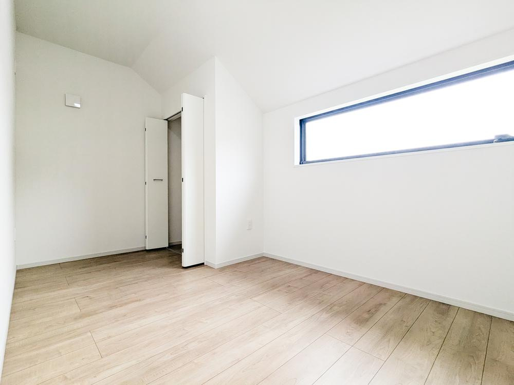 【KIS】小平市小川町12期の洋室|全居室には収納クローゼットを完備！主寝室には大容量のWIC♪季節ごとの入れ替えも不要で便利です。