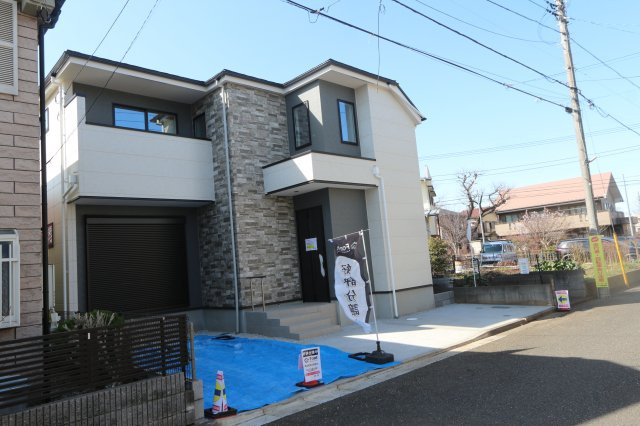 【KIS】小平市小川町12期の外観|食器洗乾燥機+浄水器を搭載したシステムキッチン。便利なパントリー付き♪