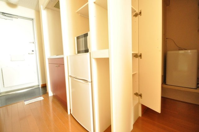 レオパレスエンジェルの玄関