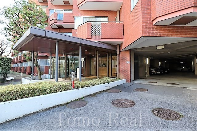 チュリス氷川坂のエントランス