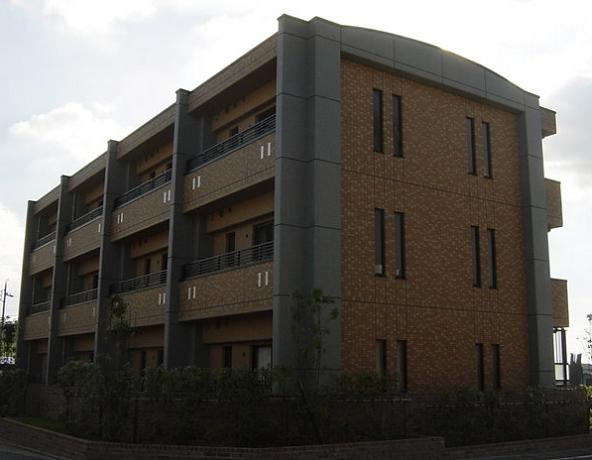 COURAGE　LAFUENTEの外観