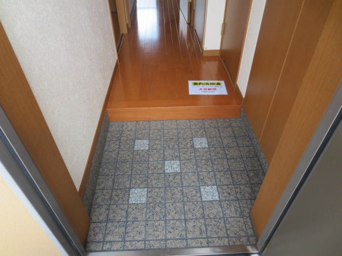 COURAGE　LAFUENTEの玄関