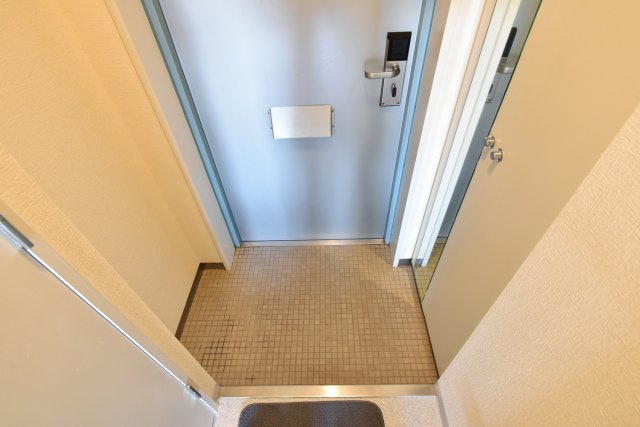サンクレスト西宮の玄関