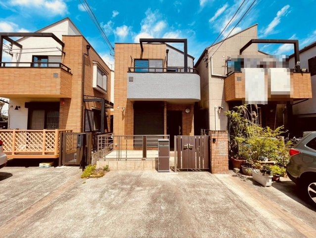 【外観】 | 杉並区南荻窪２丁目　中古戸建て | 重厚感のあるデザインで安定感があり、落ち着いた雰囲気の外観