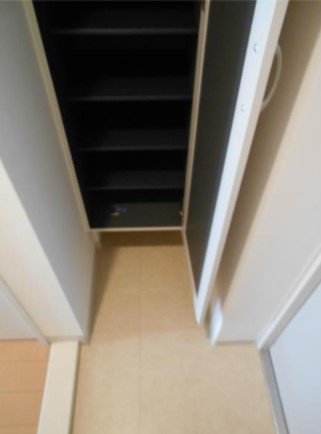 セントラル・ピース・府中の玄関