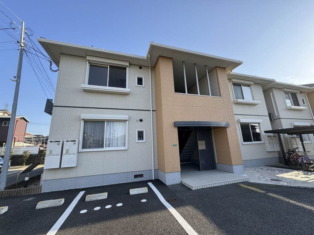 クレース・モール　Ａ棟の外観|おしゃれな外観です