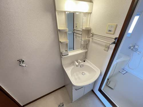 クレース・モール　Ａ棟の洗面所|コンパクトで使いやすい洗面所