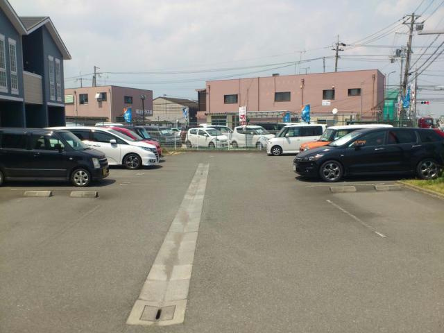 コンフォールビアンの駐車場